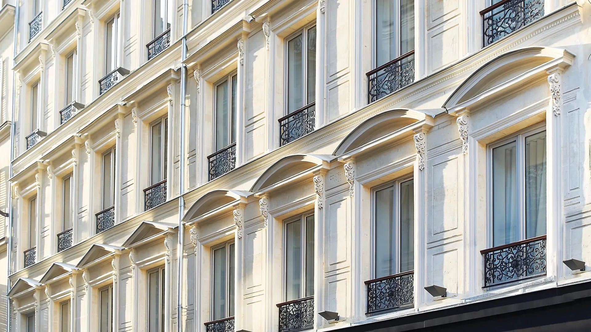 9Hotel Republique Paris Hotel